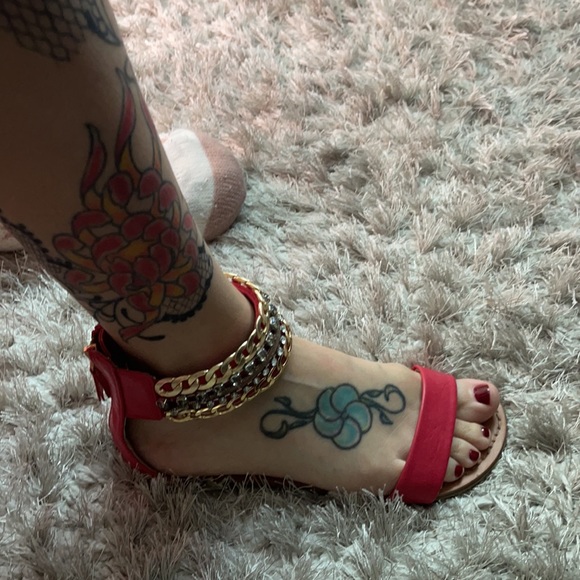 Beautiful red Bebe sandals - Picture 6 of 6